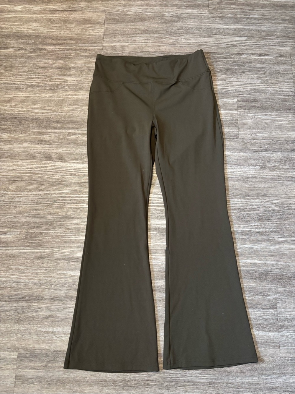 HALARA Olive Flare Pants